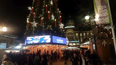 Looking into Victoria Square