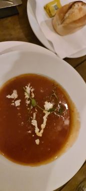 Roasted Tomato Soup, Bread Roll