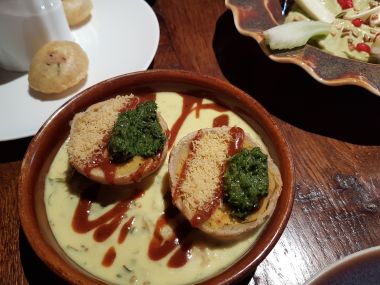 Famous Kadhi Kachori