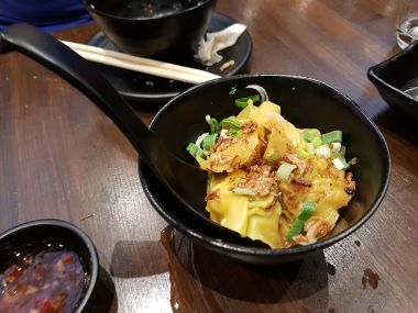 Sichuan-style spicy pork wonton