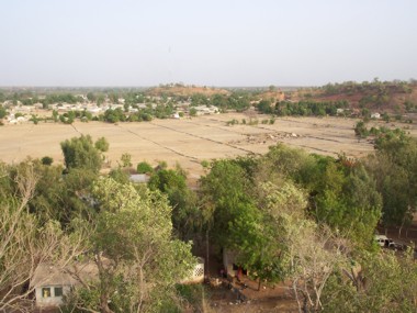 Bansang (from the West looking towards "Gamtel Hill") Bansang (from the West looking towards "Gamtel Hill")