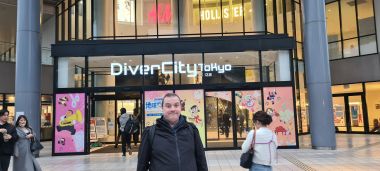 Diversity Tokyo Plaza Entrance
