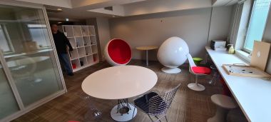 Egg Seat Lounge