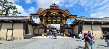 Ninomaru Palace Karamon