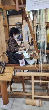 Idle Weaver