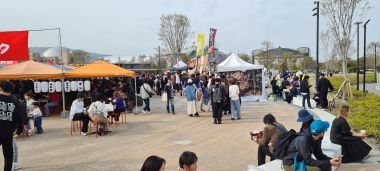 Stalls and Food