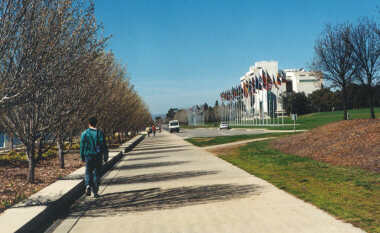 Canberra - Walking along the Lake